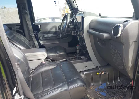 2010 Jeep Wrangler Unlimited Sport z USA, uszkodzony, nr VIN 1J4BB3H17AL200272